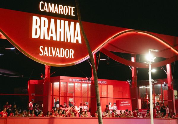 Camarote Brahma Salvador é eleito o melhor do Carnaval 2026 no Troféu Armandinho e Irmãos Macedo