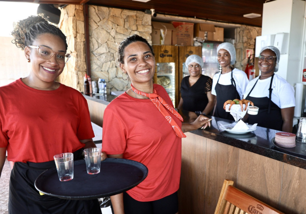 Salvador lidera geração de empregos no Nordeste e cria mais de 5,6 mil postos formais em março