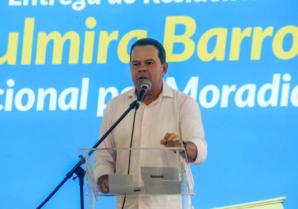 Vice-governador critica atraso na entrega do Residencial Zulmira Barros em Salvador