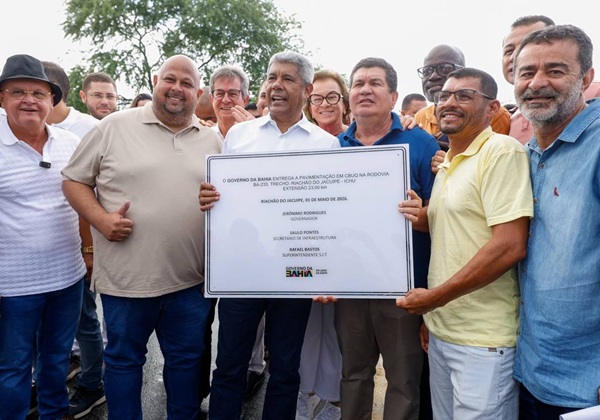 Jerônimo entrega obras para infraestrutura, saúde e área rural em Riachão do Jacuípe