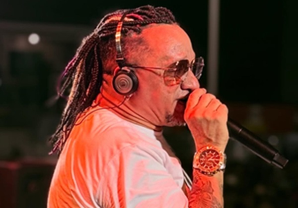 Morre cantor de pagode Kinho do Rodo