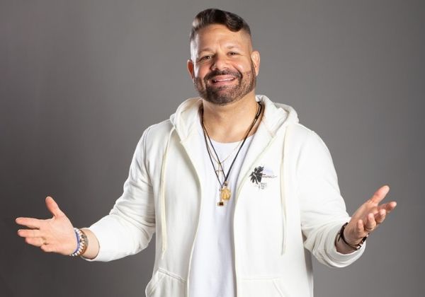 Danniel Vieira se prepara para lançar single com a filha e faz shows gratuitos em Salvador