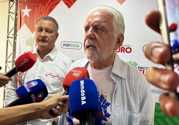 Wagner diz estar orgulhoso da performance de Lula no encontro com Trump