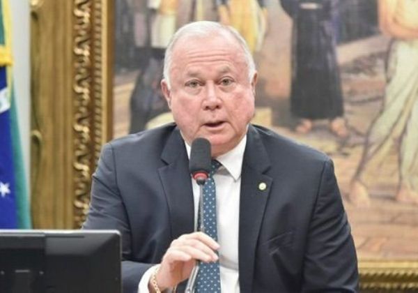 Deputado diz que Jerônimo não conseguirá repetir tática de se esconder atrás do PT