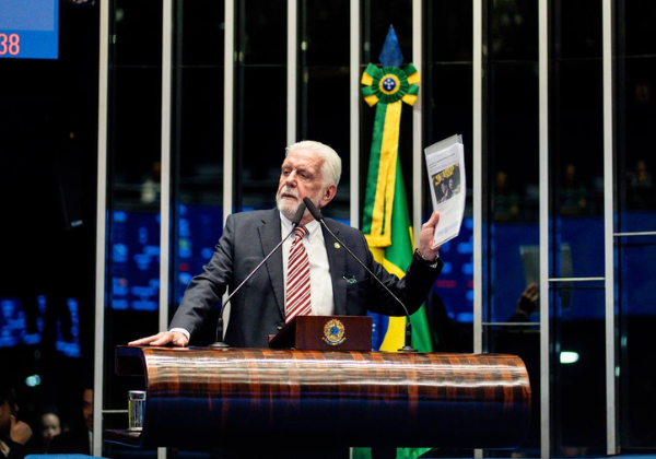 Jaques Wagner rebate Flávio e diz que ‘Caso Master’ teve origem no governo Bolsonaro