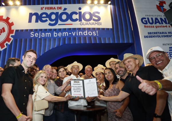 Jerônimo participa da abertura da Expo Guanambi e anuncia ações para produção de leite