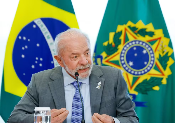 Lula critica uso de IA nas eleições e diz que não aceitará ferramenta em campanha
