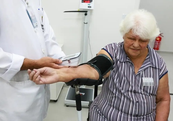 Pessoas 50+ vão representar metade do consumo com saúde em 2044