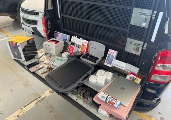 PRF apreende canetas emagrecedoras e anabolizantes escondidos em carro no oeste da Bahia