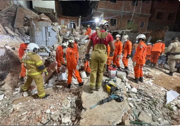 Sobe para três o número de mortos em desabamento de prédio em Salvador