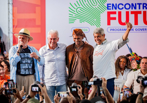 Em Serrinha, Wagner defende comparação entre gestões como critério para escolha do voto