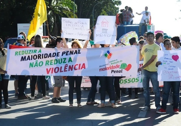 CCJ da Câmara retoma nesta terça debate sobre redução da maioridade penal