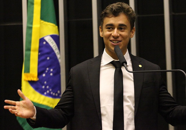 Nikolas Ferreira e aliados da direita celebram convocação de Neymar