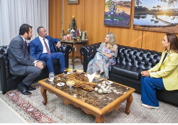 Presidente da Alba recebe embaixador dos Emirados Árabes e discute investimentos na Bahia