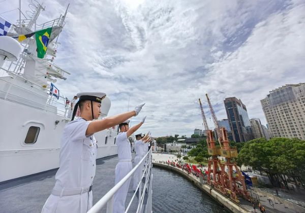 Governo Lula autoriza atracação de navio de guerra da China no porto de Salvador