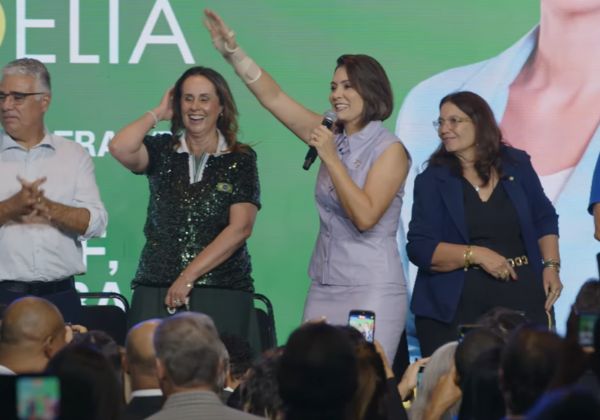 Michelle Bolsonaro chama Moraes de 'irmão em Cristo' e gera desconforto entre aliados
