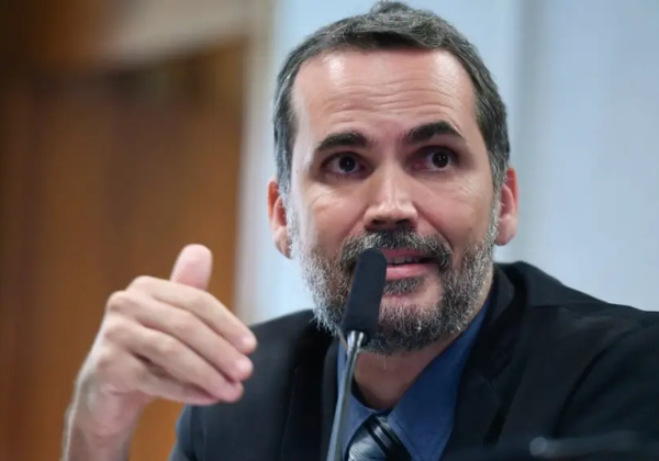 Ministro do Planejamento descarta reajuste no Bolsa Família para 2026