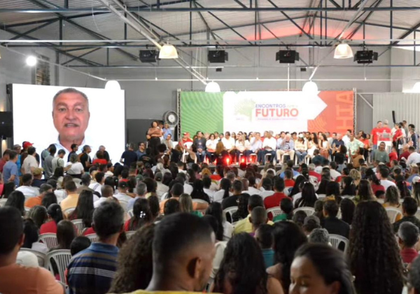 Rui Costa cita obras e investimentos na Bacia do Paramirim durante evento em Macaúbas