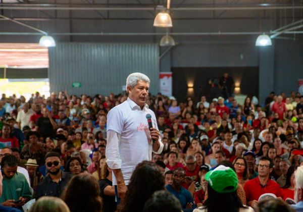 Jerônimo diz que não vai ‘botar a cabeça no travesseiro’ enquanto houver fome na Bahia
