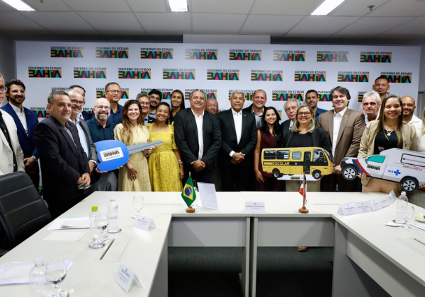 Jerônimo se reúne com prefeito de Firmino Alves