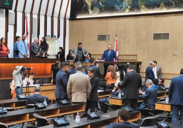 Adolfo Menezes relembra trajetória no Legislativo baiano após aprovação para vaga no TCM pela Alba