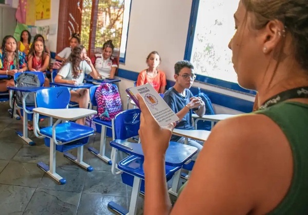 Dores menstruais tiram das aulas 4 em cada 10 alunas no país