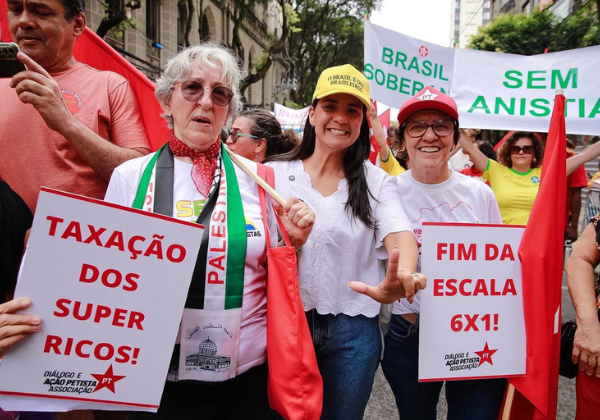 Rowenna Brito comemora aprovação da PEC que acaba com escala 6x1
