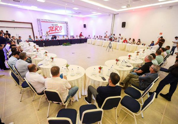 Mais de 50 prefeitos da região cacaueira declaram apoio à reeleição de Jerônimo em encontro em Ilhéus