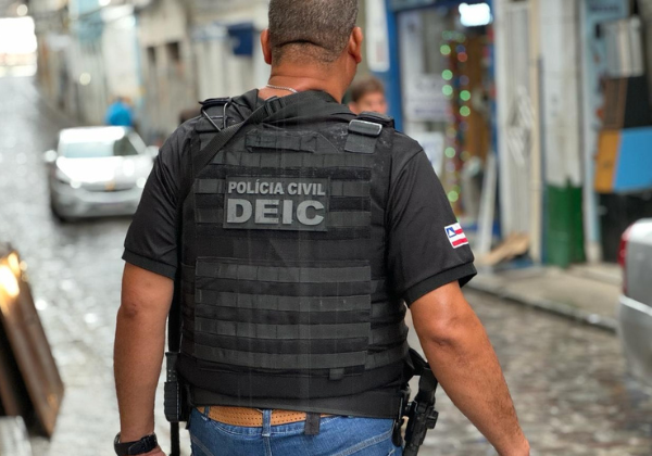 Homem investigado por extorsão contra turistas é preso no Centro Histórico de Salvador