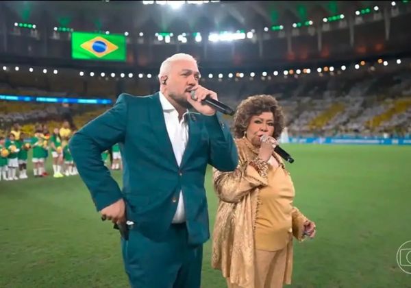 Alcione diz que houve problema técnico durante apresentação do Hino Nacional no amistoso da Seleção