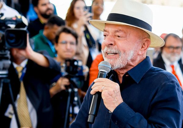 Vídeo: Lula sugere enforcar Eduardo e Flávio Bolsonaro após chamá-los de 'traidores da pátria'