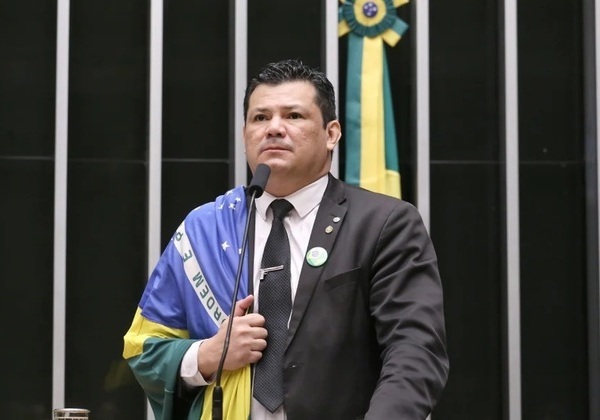 Deputado do PL destinou R$ 490 mil em emendas a ONGs ligadas a parentes de assessores