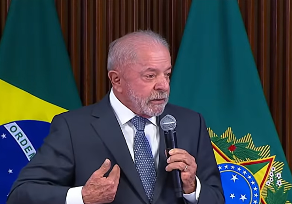 Lula cobra recuo dos EUA sobre tarifaço e chama articuladores da medida de ‘traidores da pátria’