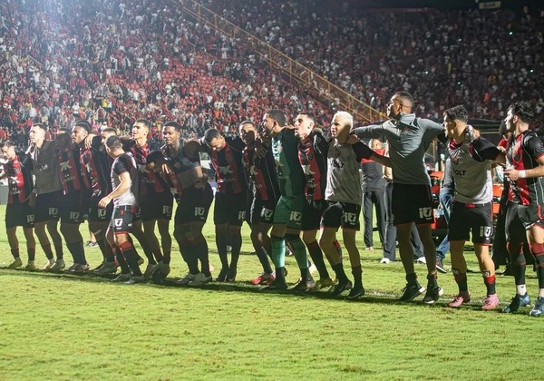Vitória vence Fortaleza e conquista título da Copa do Nordeste