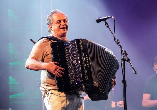 Flávio José confirma agenda de São João sem shows na Bahia após impasse sobre cachês