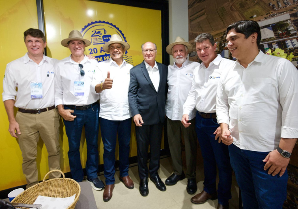 ‘O diálogo é o elemento impulsionador da democracia’, diz Wagner na abertura da Bahia Farm Show