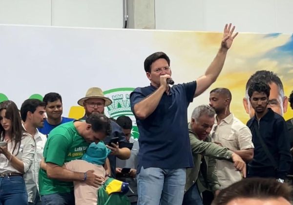 ‘Rui Costa ficou irritado porque estava torcendo pelo pior’, diz Roma sobre incidente com avião