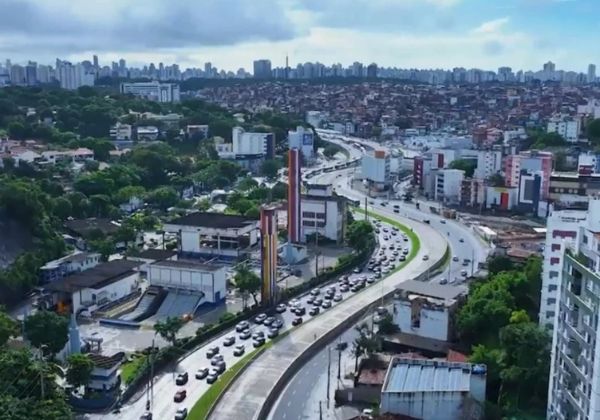 Trecho da Avenida Juracy Magalhães será interditado para instalação de passarela no Rio Vermelho