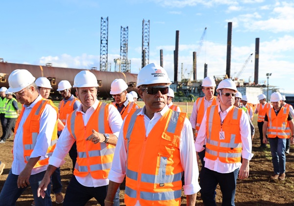 Ponte Salvador-Itaparica: governador acompanha movimentação no canteiro de São Roque Paraguaçu, em Maragogipe