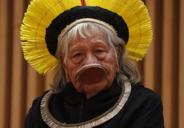 Cacique Raoni é internado na UTI em estado grave
