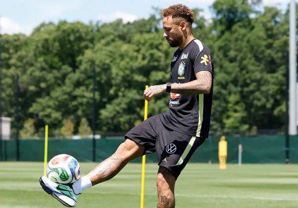 Neymar volta a treinar com a Seleção a 2 dias do jogo contra o Haiti