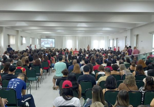 Professores da rede privada mantêm estado de greve, mas descartam paralisação na Bahia