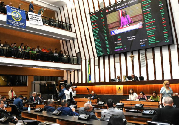 Plenário aprova Lei de Diretrizes Orçamentárias e mais 37 proposições