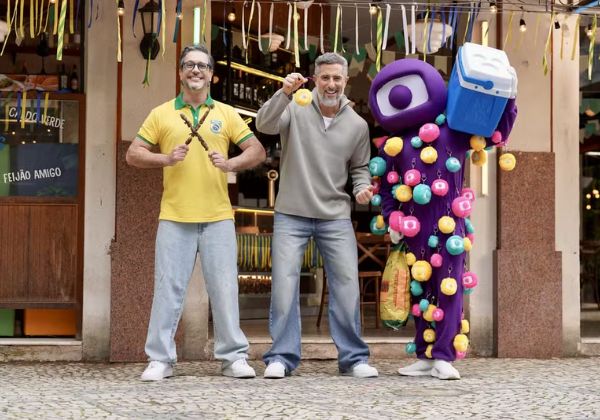 Marcos Mion comemora aniversário no ar e recebe a família em edição especial do programa da Globo 