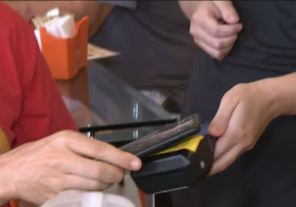 Pix por aproximação terá limite ajustável e deixa de ter teto diário de R$ 500