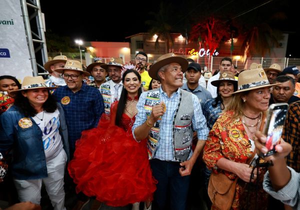 Jerônimo participa da abertura do São João de Irecê e destaca tradição da festa