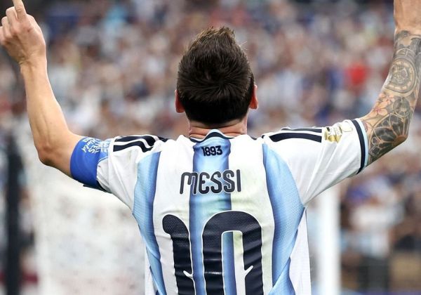 Messi marca dois gols e garante classificação da Argentina na próxima fase da Copa do Mundo