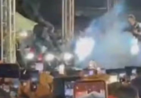 Parte de palco desaba durante show de Amado Batista no São João de Itapetinga