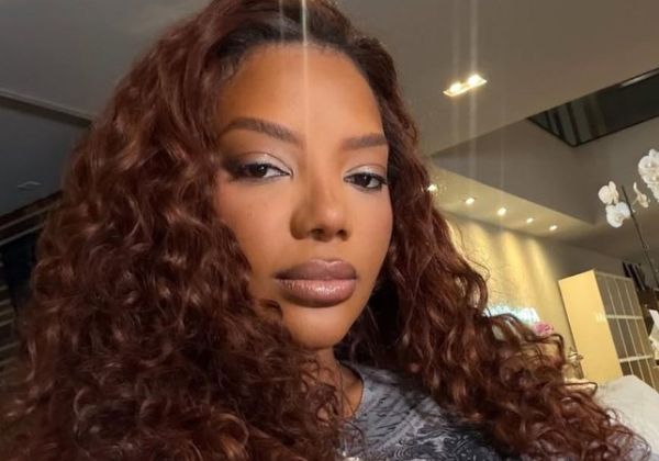 Ludmilla presenteia mãe com carrão de luxo em aniversário de 50 anos e emociona fãs 