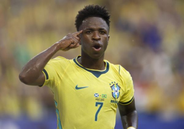 CBF envia ofício à Fifa e contesta anulação de gol de Vini Jr. em jogo entre Brasil e Escócia